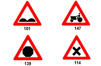 ארבעה תמרורי אזהרה משולשים זה לצד זה: 101 עם ציור מהמורות, 147 עם טרקטור, 139 כמצולע שחור, ו-114 עם סימן X המסמן הצטלבות דרכים.