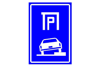תמרור חנייה כחול מלבני עם האות P בחלקו העליון וצללית מכונית מלפנים בחלקו התחתון, ללא כיתוב שעות או ימים